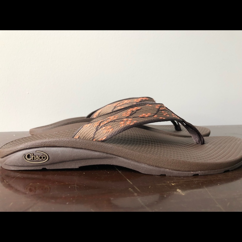 Chaco cherry blossom flip flops size 8